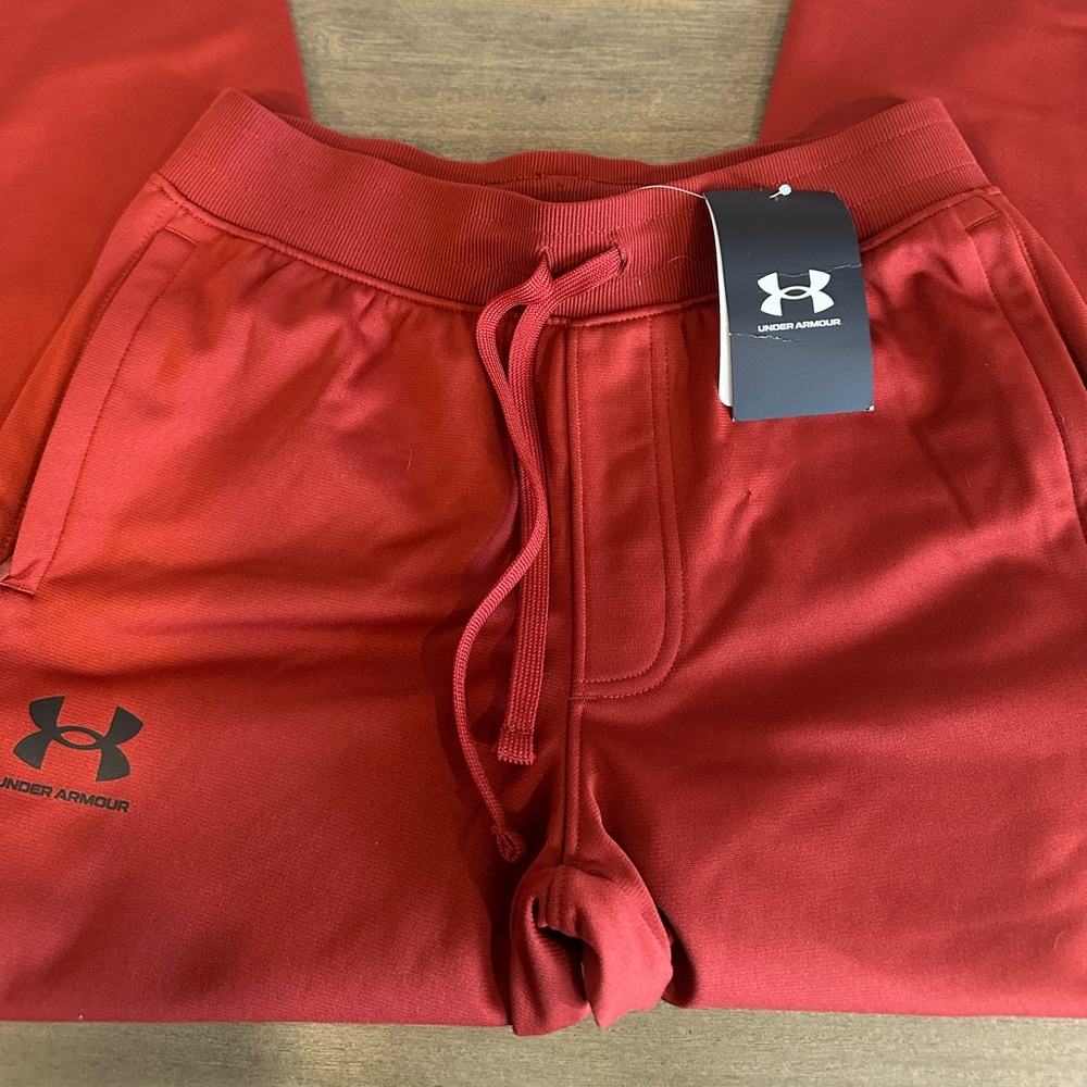 NWT UA Kids Rust Icon knit pants